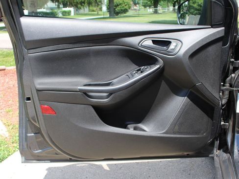 Used 2016 Ford Focus S FWD image 12