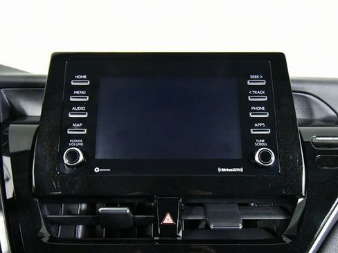 Used 2023 Toyota Camry SE image 4