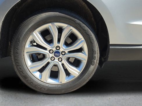 Used 2022 Ford Edge Titanium AWD/4WD image 23