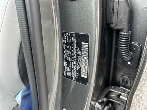 New 2025 Hyundai Elantra Limited image 33