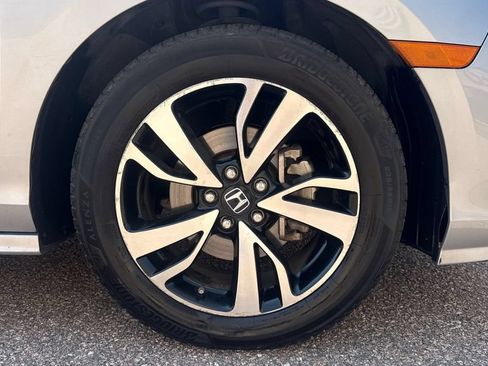 Used 2018 Honda Odyssey Elite image 16