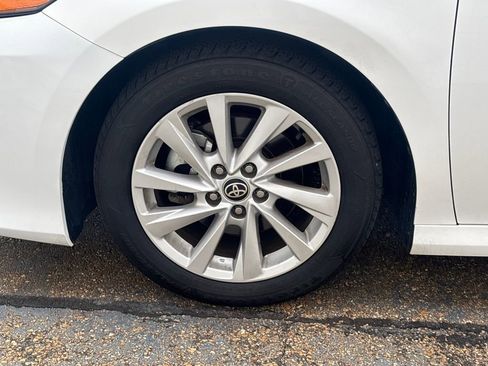 Used 2022 Toyota Camry LE image 24