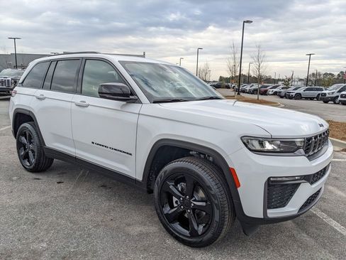 New 2026 Jeep Grand Cherokee Limited w/ Limited Altitude Package RWD image 19