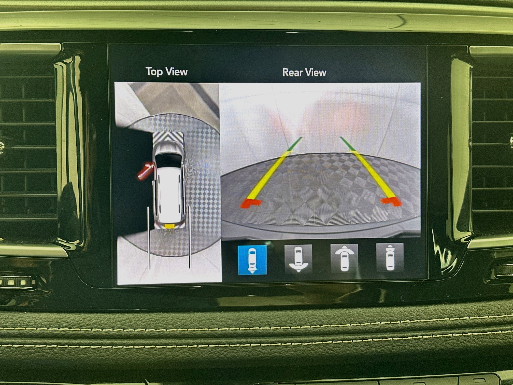 Used 2020 Chrysler Pacifica Limited w/ Advanced Safetytec Group FWD image 23