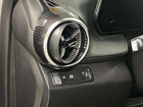 Used 2025 Chevrolet Equinox LT w/ Safety and Technology Package FWD image 16