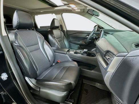 Used 2024 Nissan Rogue SV w/ SV Premium Package FWD image 26