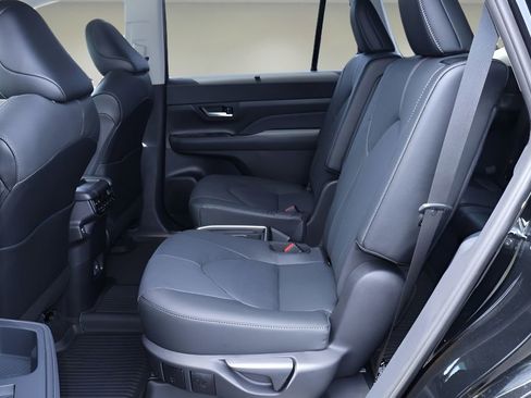 New 2026 Toyota Grand Highlander AWD image 12