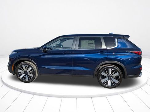 New 2026 Mitsubishi Outlander SE image 7