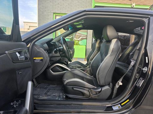 Used 2016 Hyundai Veloster Turbo image 17