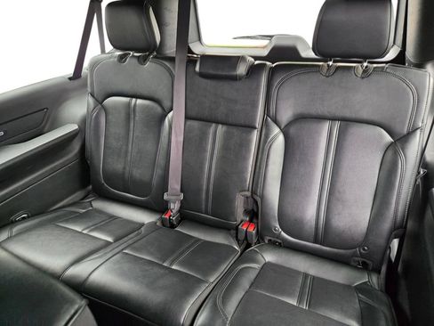 Used 2024 Jeep Wagoneer L Series II w/ Flexible Seating Group RWD image 19