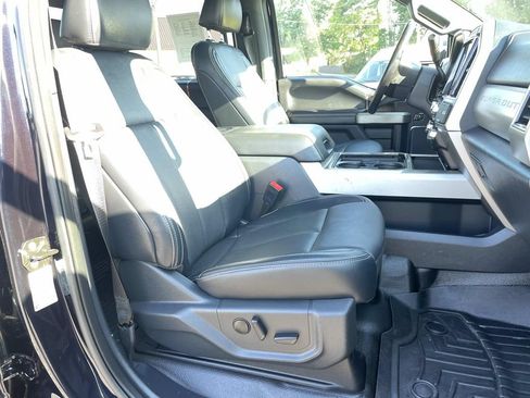 Used 2022 Ford F250 Lariat w/ Lariat Ultimate Package AWD/4WD image 32