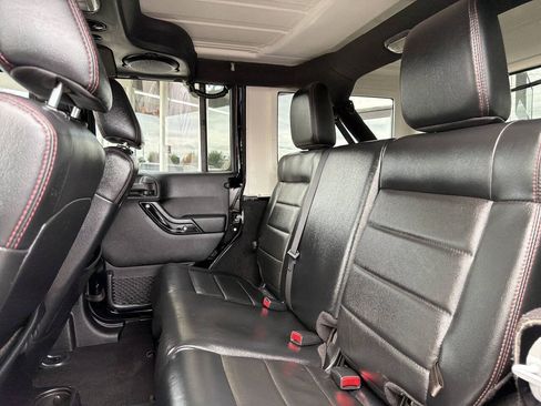 Used 2012 Jeep Wrangler Unlimited Sahara AWD/4WD image 27