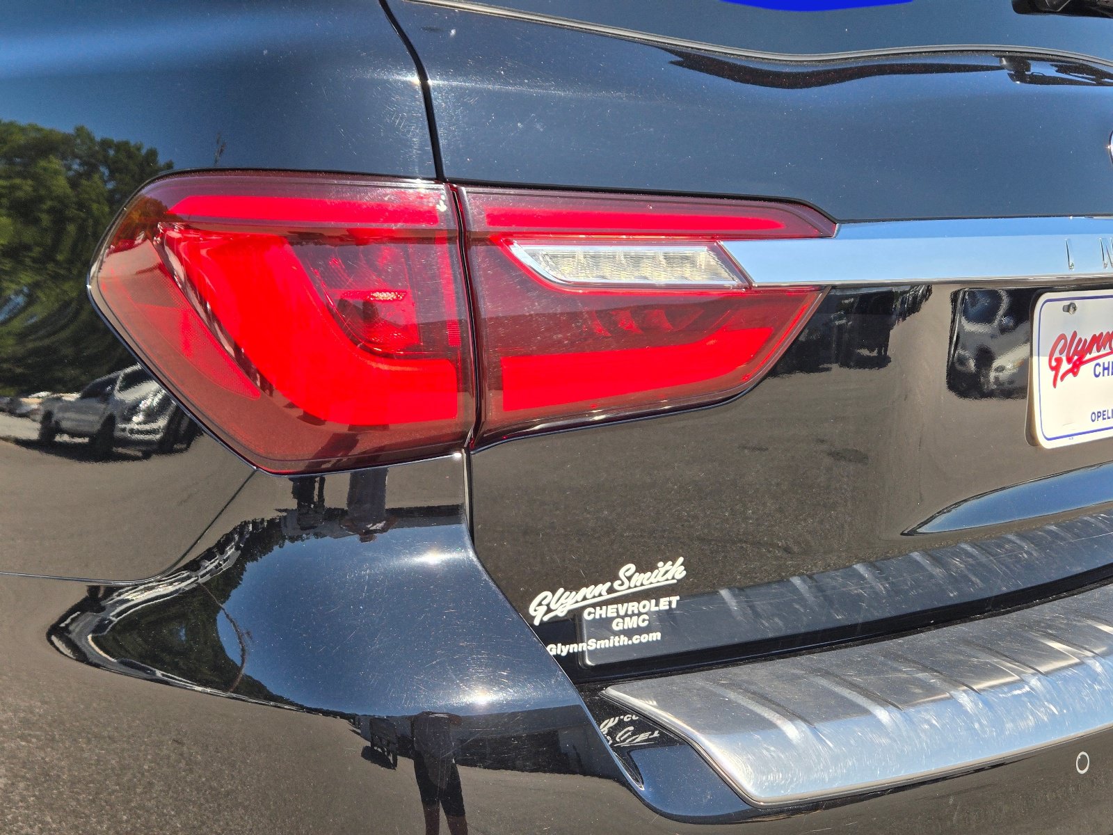 Used 2023 INFINITI QX80 Sensory w/ All-Season Package RWD image 9