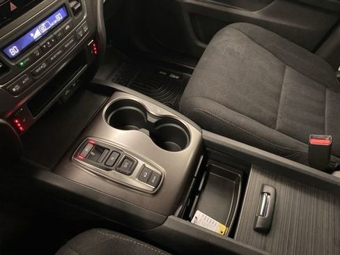 Used 2022 Honda Pilot Sport image 13