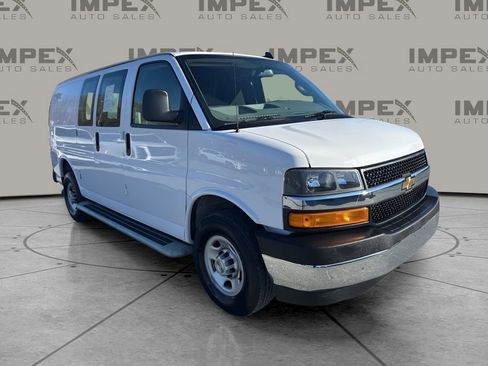 Used 2024 Chevrolet Express 2500 w/ Driver Convenience Package image 7
