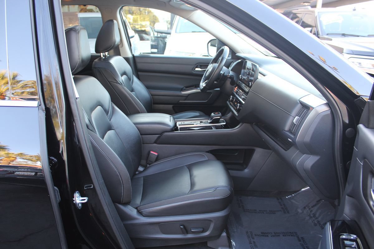 Used 2022 Nissan Pathfinder SL w/ SL Premium Package FWD image 25