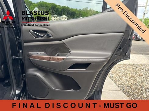 Used 2023 GMC Acadia Denali w/ Black Diamond Edition AWD/4WD image 46