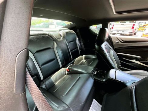 Used 2017 Chevrolet Camaro SS RWD image 15