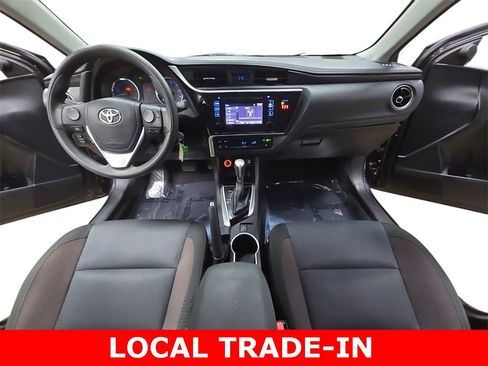 Used 2018 Toyota Corolla LE image 9