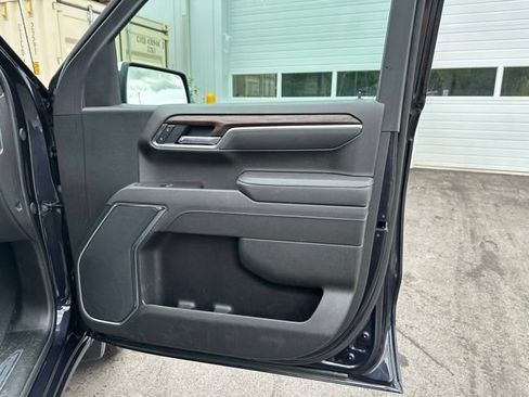 Used 2025 GMC Sierra 1500 SLT AWD/4WD image 10