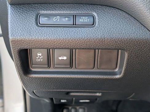 Used 2015 Nissan Altima 2.5 SV w/ Convenience Package image 34