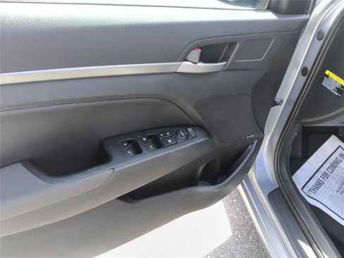 Used 2017 Hyundai Elantra Limited w/ Limited Tech Package 04 FWD image 15