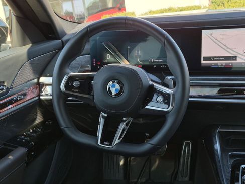 Certified 2025 BMW 760i xDrive w/ Luxury Rear Seating Package AWD/4WD image 31
