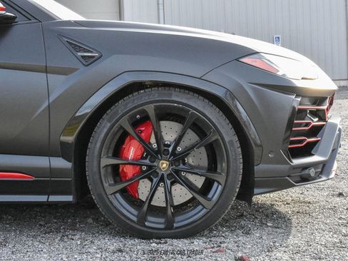 Used 2020 Lamborghini Urus image 11