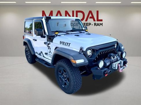 Used 2018 Jeep Wrangler Sport AWD/4WD image 3