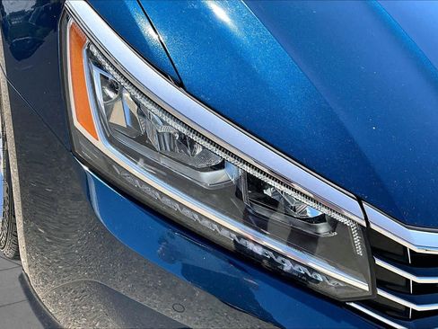 Used 2018 Volkswagen Passat 2.0T SE FWD image 27