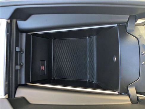 Used 2025 BMW X7 M60i w/ Executive Package image 18