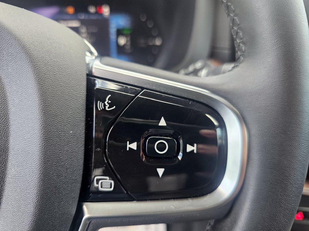 Certified 2024 Volvo XC60 T8 Ultimate AWD/4WD image 19