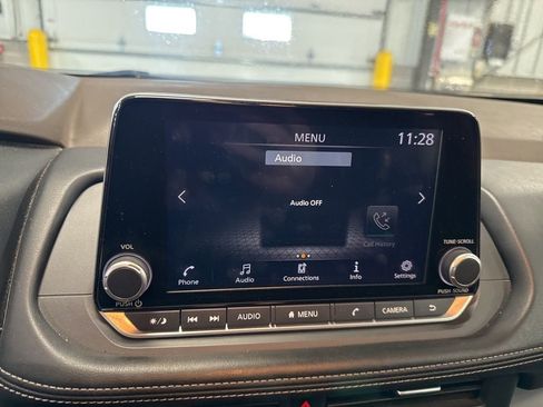 Used 2023 Nissan Rogue S AWD/4WD image 26
