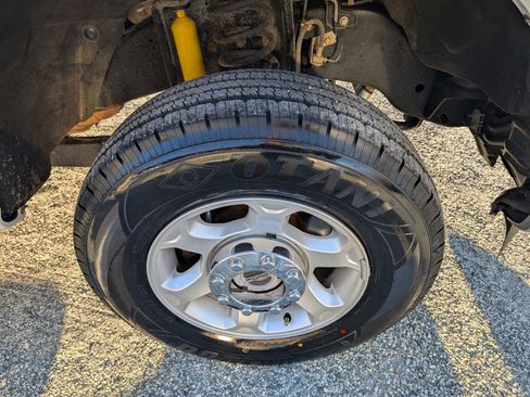 Used 2016 Ford F250 XL w/ Power Equipment Group image 4