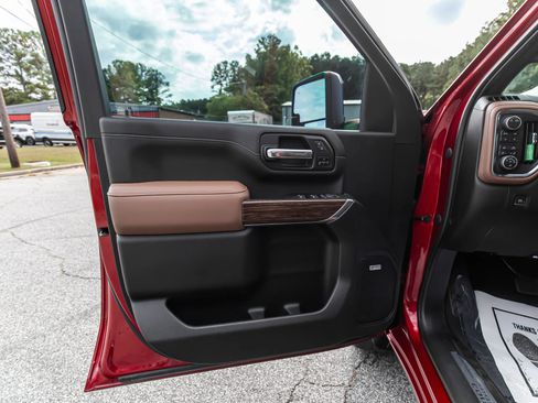 Used 2023 Chevrolet Silverado 2500 High Country w/ Z71 Off-Road Package image 17