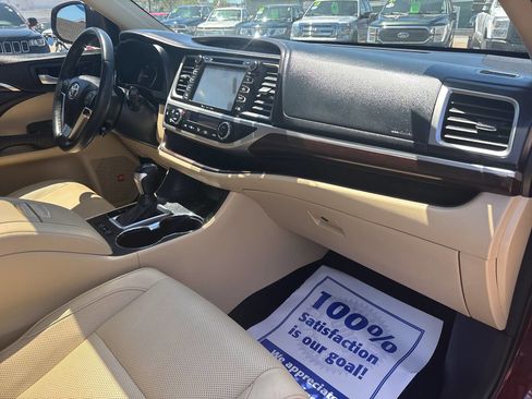 Used 2016 Toyota Highlander Limited Platinum AWD/4WD image 38
