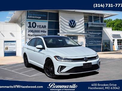 Used 2025 Volkswagen Jetta SE w/ Sunroof Package