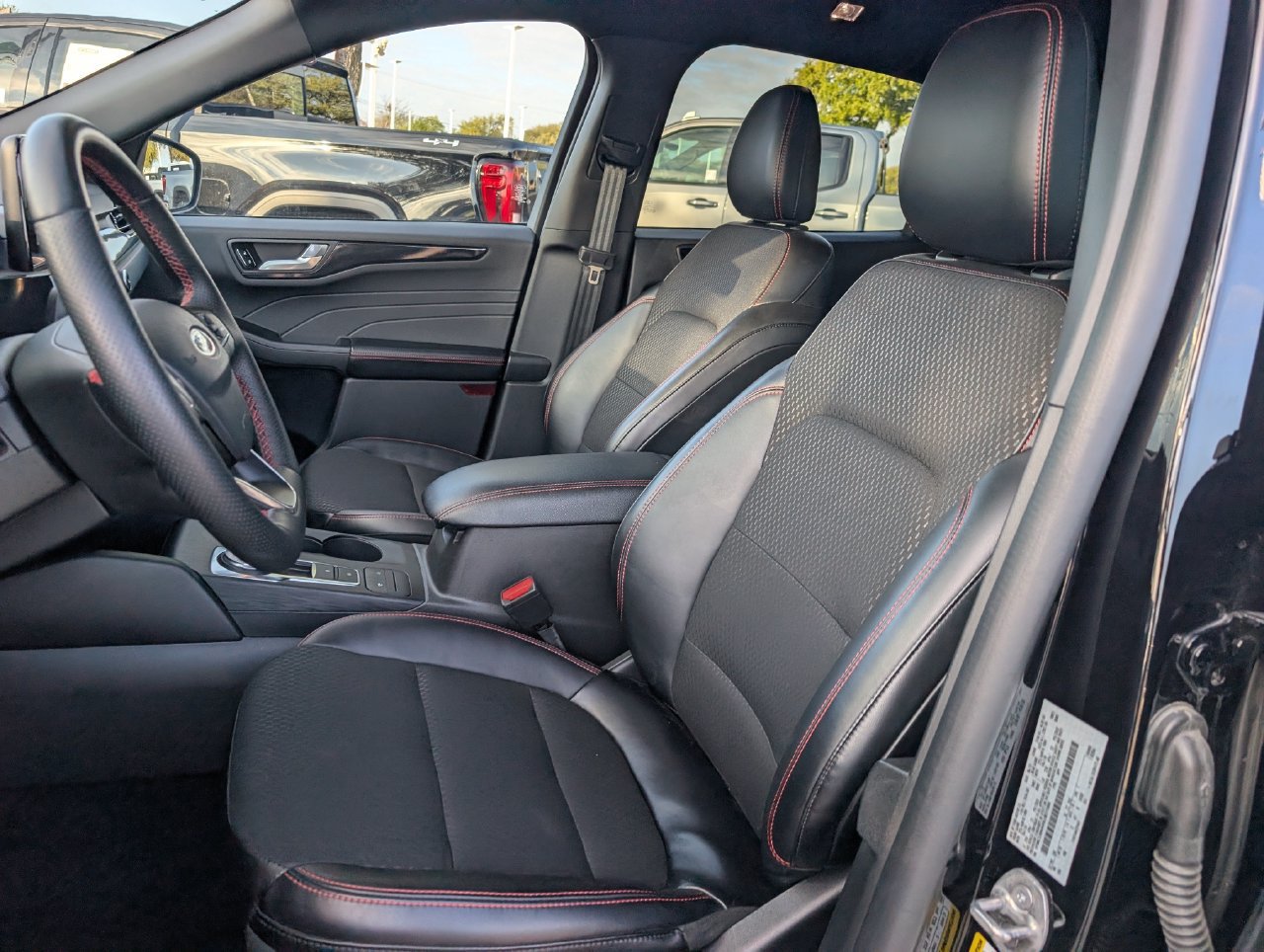 Used 2025 Ford Escape ST-Line Select AWD/4WD image 26