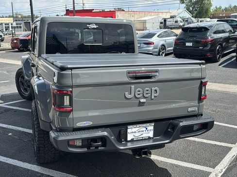 Used 2020 Jeep Gladiator Overland w/ Popular Equipment Package AWD/4WD image 4