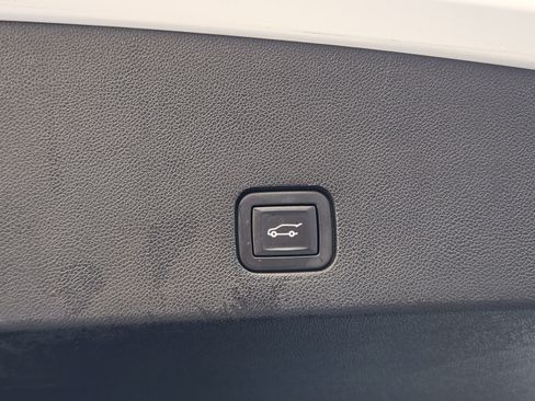 Used 2023 Cadillac XT6 Luxury FWD image 35