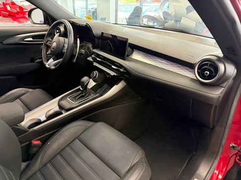 Used 2024 Alfa Romeo Tonale Veloce AWD/4WD image 46