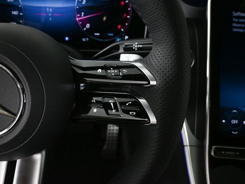 New 2026 Mercedes-Benz GLB 250 image 11
