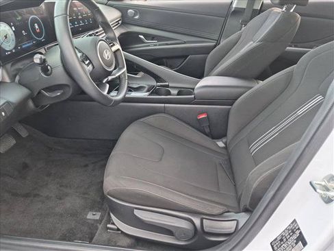 Used 2024 Hyundai Elantra SEL w/ Convenience Package FWD image 15