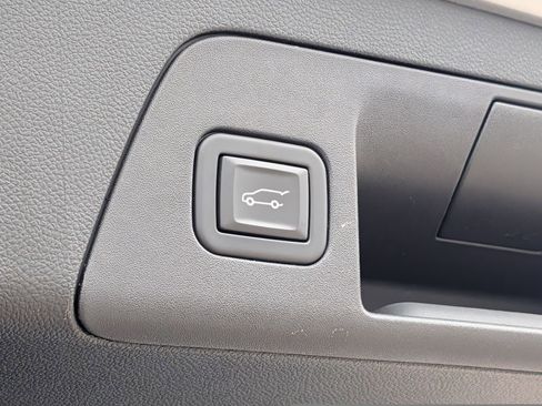 Used 2023 Buick Envision Essence AWD/4WD image 22