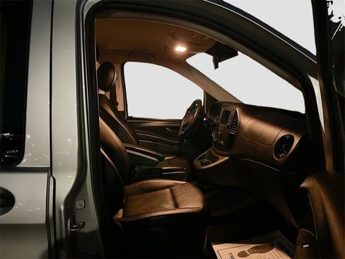 Used 2023 Mercedes-Benz Metris image 23