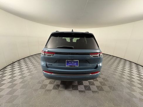 Used 2026 Jeep Grand Cherokee Limited AWD/4WD image 4