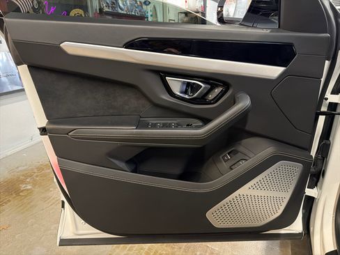 Used 2019 Lamborghini Urus image 17