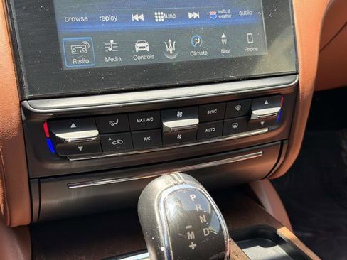 Used 2018 Maserati Quattroporte S GranLusso Q4 AWD/4WD image 22