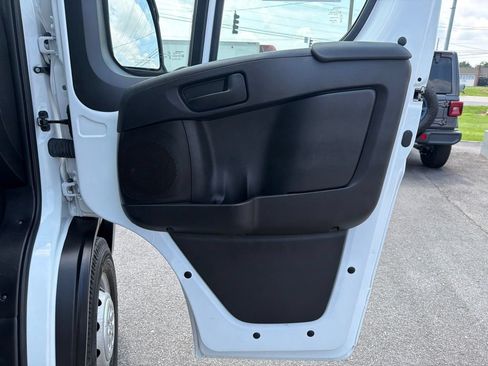 Used 2023 RAM ProMaster 2500 w/ Advance Safety Group (B) FWD image 22