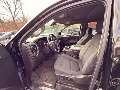 Used 2022 Chevrolet Silverado 1500 RST AWD/4WD image 2